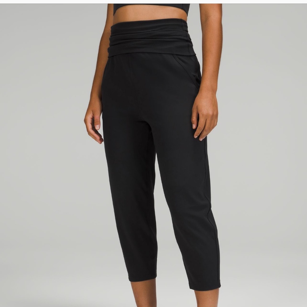 Lululemon Align Ribbed Waist Crop Joggers